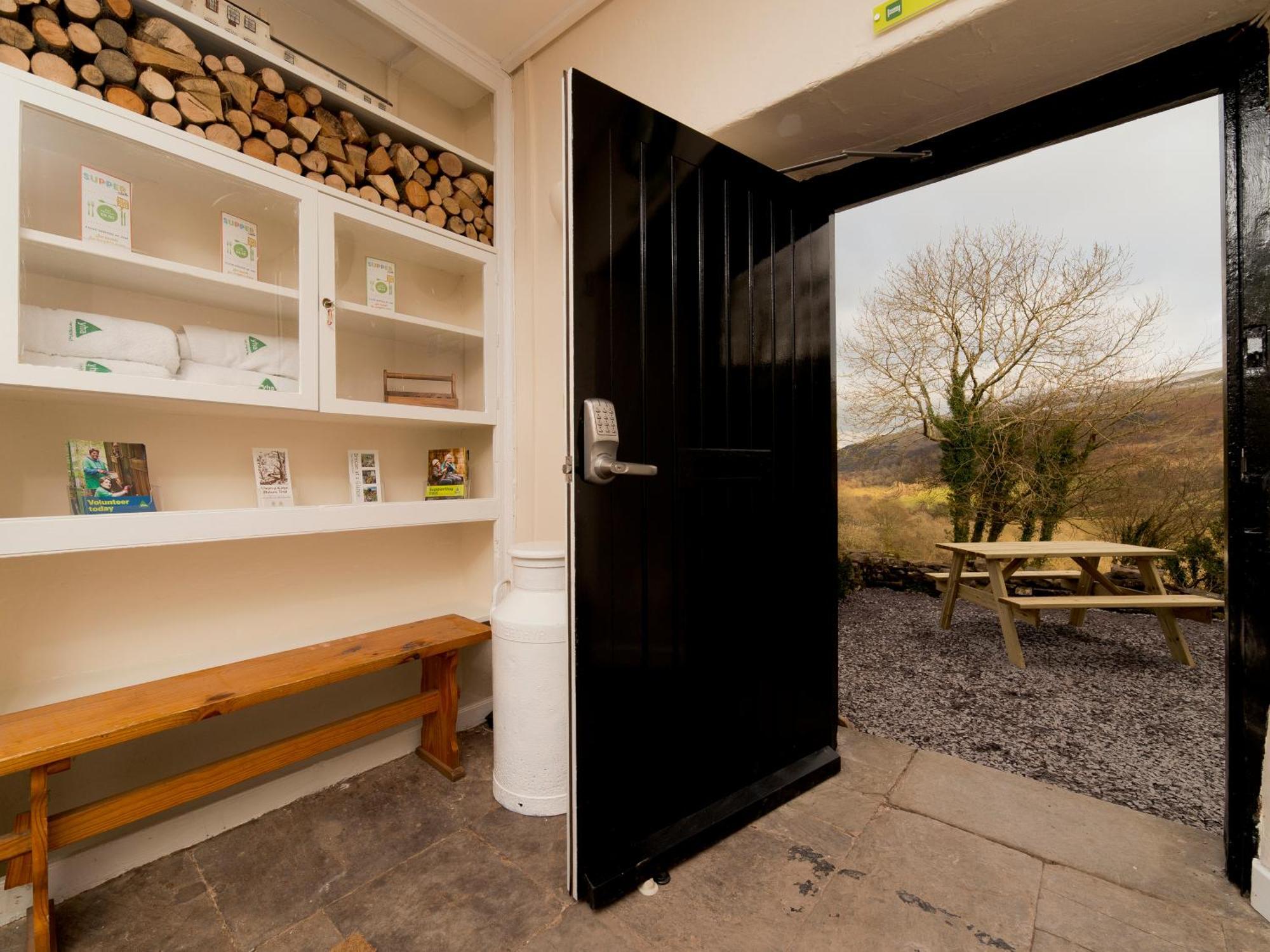 Yha Brecon Beacons Hostel Exterior photo